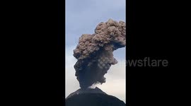 Indonesia: Mount Lewotobi in Indonesia erupted, a number of flights were cancelled