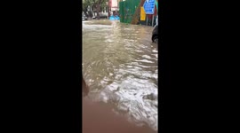 New Delhi drowns in rainwater after a heavy downpour