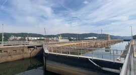 United States: Timelapse Captures Monongahela Lock 3 and Elizabeth Locks in Action