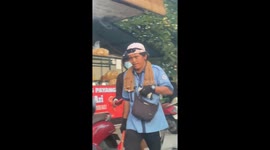 Viral, Parking Driver in Indonesia Looks Like Bruno Mars, Famous American Singer, Shocks the Virtual World of Tiktok and other social media