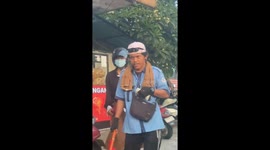Viral, Parking Driver in Indonesia Looks Like Bruno Mars, Famous American Singer, Shocks the Virtual World of Tiktok and other social media