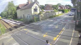 Frightening video reveals risky behaviour at rail crossings in UK
