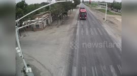 China: 12-Year-Old Narrowly Escapes Semi-Trailer Crush in Ningxia Incident