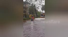 India: Intense Rains in Mumbai Waterlogged many parts in city