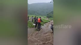 Fire brigade and police rescue 40-50 people trapped in the strong flow of water in Belapur, Mumbai