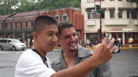 Meet and greet foreign tourists at Beijing airport