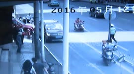 Driver drags police officer along a road