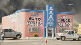 United States: Inferno Engulfs 10 Acres 1500 Cars Burn at Junkyard in Lancaster