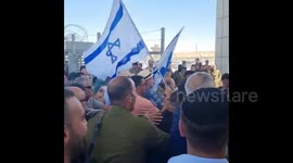 Israel: Israeli settlers storm the Sde Teiman detention camp in the Negev