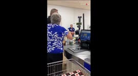 Woman records dad recreating famous Tesco ad during checkout