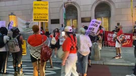 Counter protestor interrupts “Free Palestine” protest at the U.S. Customs House
