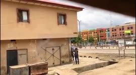 Nigeria: The police breaking the protest to enforce state curfew