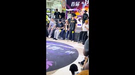 Grandfather knows how to pop serious moves at audition in China