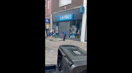 Riots in Hull: shops looted and set on fire following Southport Tragedy