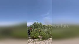 USA: Firefighters Contain River Bottom Blaze Near Surrey Way and Burlington St, City of Fillmore