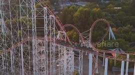 USA: Valencia Roller Coaster Stuck at Six Flags Magic Mountain