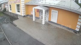 Man attempts to set Russian cafe on fire over fruit slices