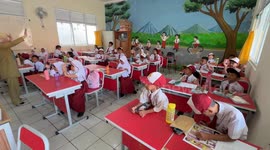 Indonesia: Polio Vaccination in Banten School