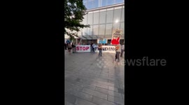 USA: Climate activists have blocked the doors to Citi's HQ, demanding the bank stop funding fossil fuels