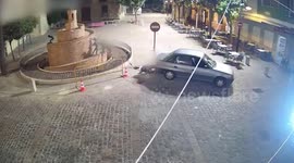 Spain: Car Gang Tows Away Fountain's Statues in Albalat