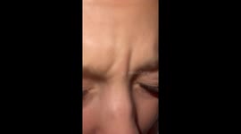 Boyfriend’s absurd question about two whales in a car leaves girlfriend laughing