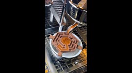 Stunning labyrinth design with satisfying chocolate pour