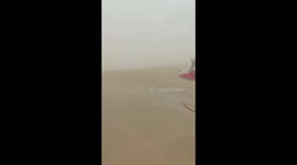 Hikers battered by sandstorm in China
