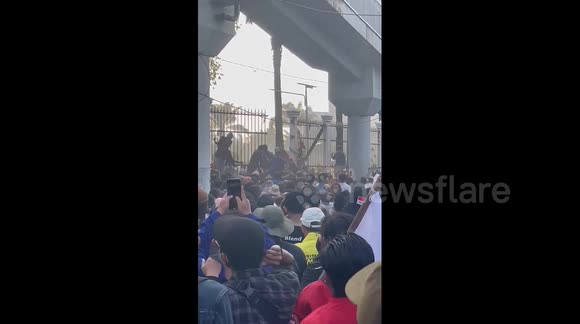 Indonesia: Protests Erupt Over Election Law Changes 2 - Buy, Sell or ...