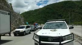 Guatemala: Trailer Overturns on CA-9 Norte, Blocking Major Route