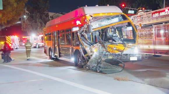 USA: Studio City LA Metro Bus Crashes Into Pole Multiple People Injured ...