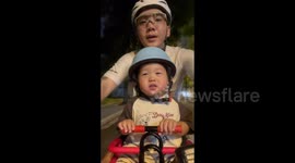China: Record the Cycling Life With My Son