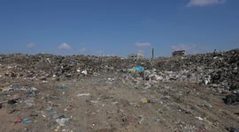 Gaza Strip: Garbage, sewage pile up in Gaza as conflict rages