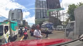 Man with Samurai sword and driver clash in Manila over vehicle damage