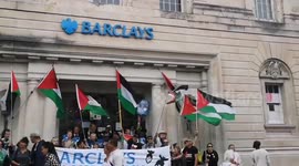 UK: A mass chant to end picket in Brighton