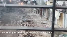 Palestine: Dismantling explosives planted under roads in Tulkarm