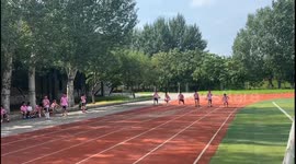 Child runs in opposite direction during relay race in Liaoning, China