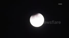 USA: Hesperia Supermoon Partial Lunar Eclipse