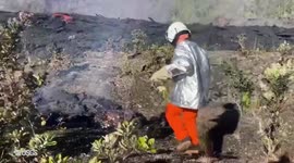 US: Kīlauea's Molten Secrets: USGS Geologists Capture Lava Sample Amid Nāpau Crater Eruption