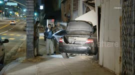 US, Los Angeles: East Los Angeles Driver Flees After Crashing Into Building