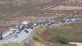 US, Los Angeles: Oak Hills Fatal Rollover Crash Causes Major Delays in Cajon Pass