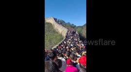 Huge jam of tourists as 100,000 visit Great Wall of China during national holiday