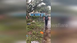 US: Clearwater Police Wade Through Floods to Rescue After Hurricane Milton