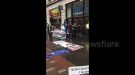 UK: Protesters occupy Barclays bank in Glasgow