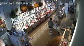 Hungry cat takes matters into own paws by stealing pack of chicken from neighbouring store