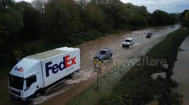 Crazy drivers risk flooding their vehicles to skip huge diversion due to flooding in Worcestershire, UK