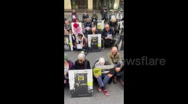 UK: The Free Political Prisoners exhibition blocked the road in front of the Attorney General's office