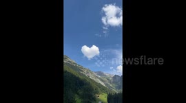 Heart-shaped cloud delights locals in Pennsylvania