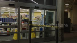 US, Los Angeles: Arleta Walgreens Window Smashed