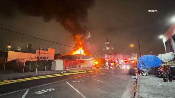 US, Los Angeles: Downtown Los Angeles Greater Alarm Structure Fire in ...