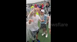 Brazil: Franco Colapinto fans in Sao Paulo have fun in the rain